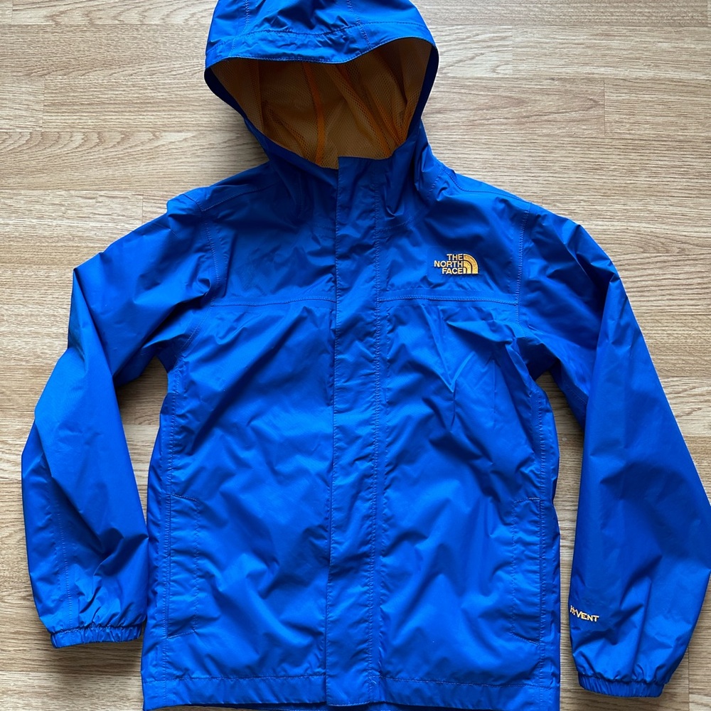 The North Face boys raincoat size Medium (10/12) in great condition.